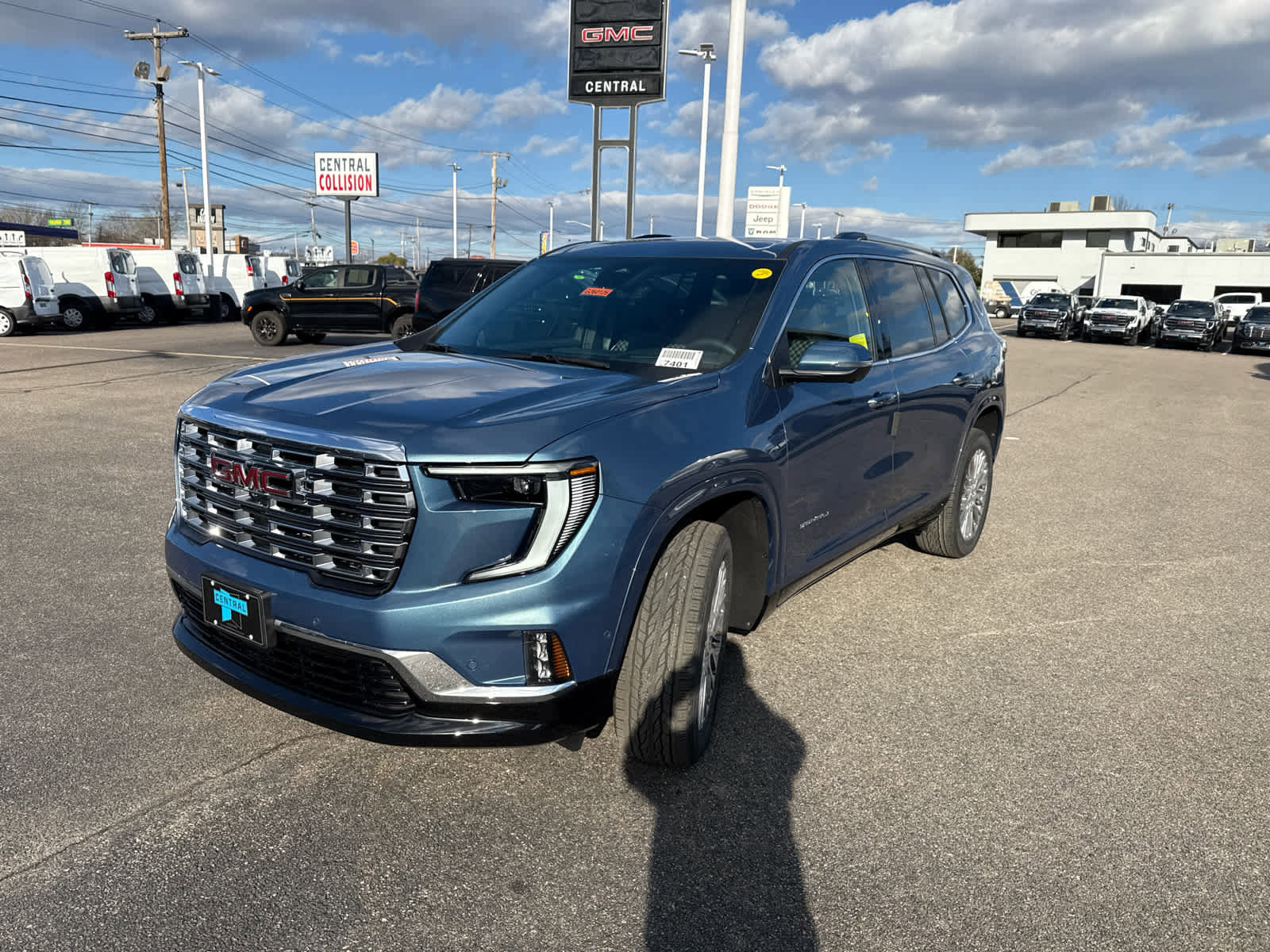 New 2026 GMC Acadia Denali w/ Super Cruise Package image 3