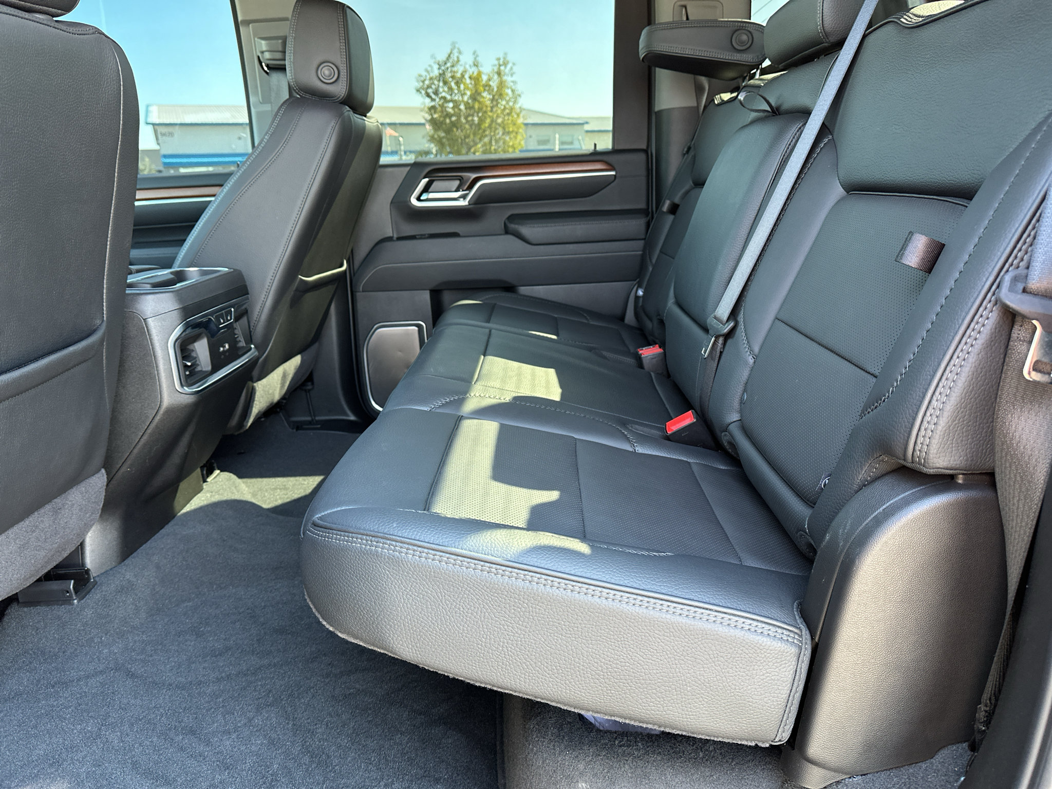 Used 2025 GMC Sierra 3500 Denali w/ Denali Reserve Package AWD/4WD image 17