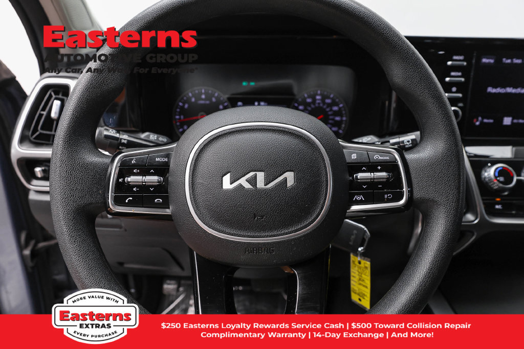 Used 2022 Kia Sorento LX FWD image 11