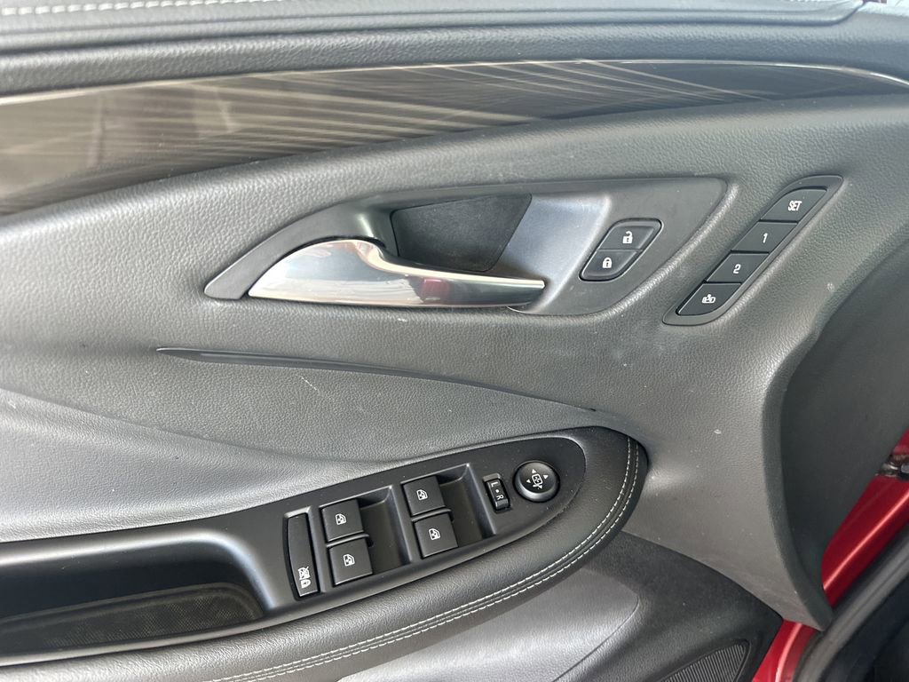 Used 2019 Buick Envision Essence image 12