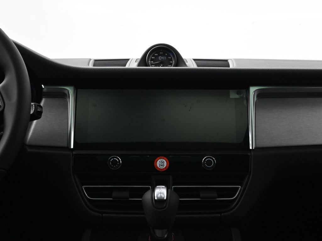 New 2025 Porsche Macan image 11