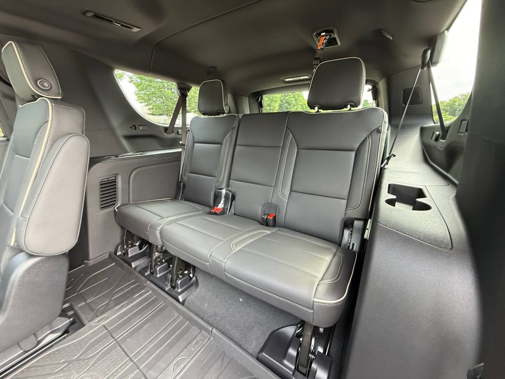 New 2026 Chevrolet Suburban Premier w/ Sun And Tow Package AWD/4WD image 26