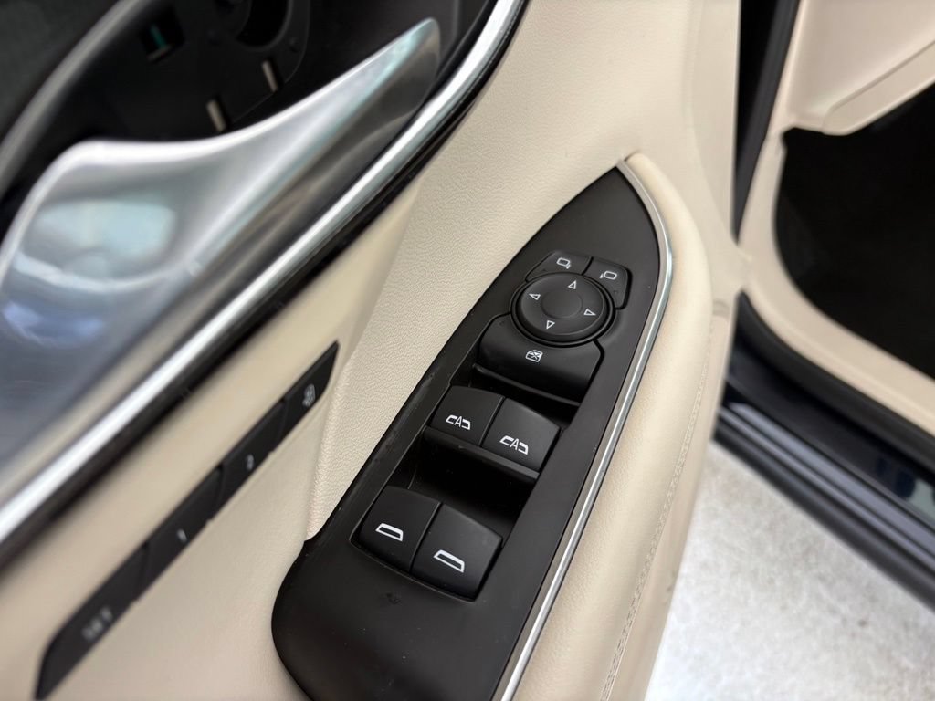 Used 2021 Buick Envision Essence FWD image 26