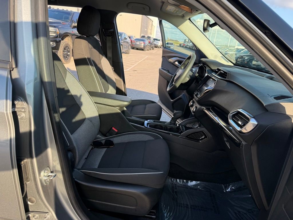 Used 2023 Chevrolet TrailBlazer LT w/ Convenience Package image 14