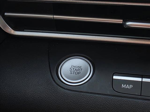 Used 2025 Hyundai Elantra Limited image 15