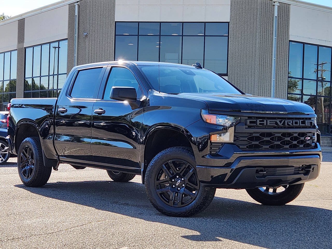 Used 2025 Chevrolet Silverado 1500 Custom Trail Boss w/ Midnight Edition AWD/4WD image 28