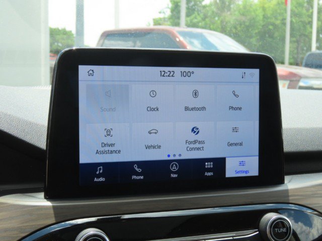 Used 2020 Ford Escape Titanium AWD/4WD image 29