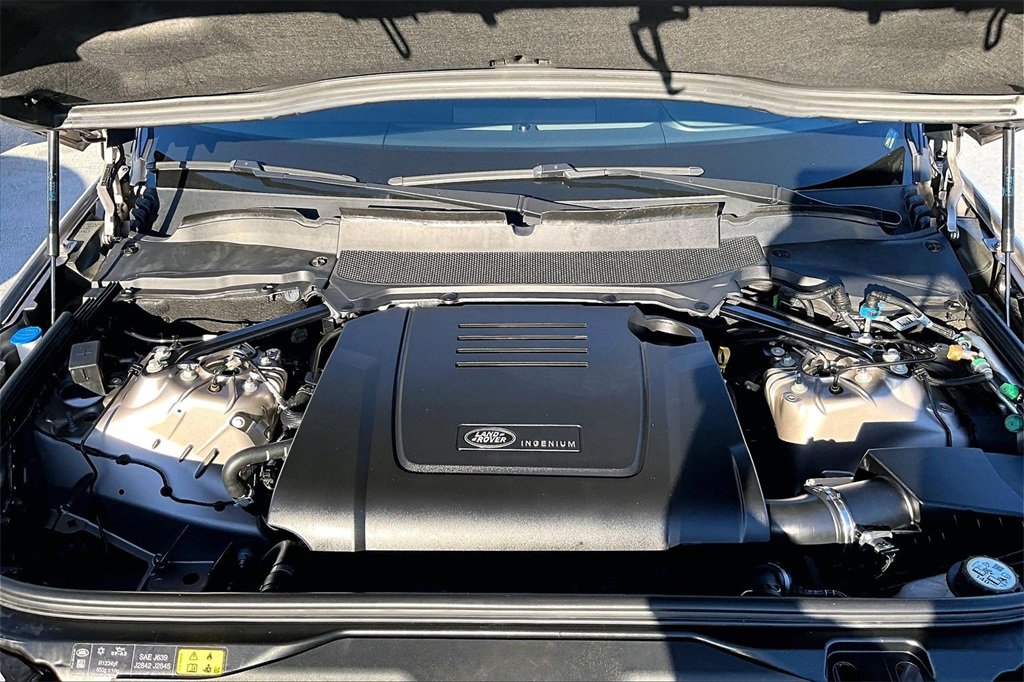 Used 2024 Land Rover Discovery Dynamic SE image 29
