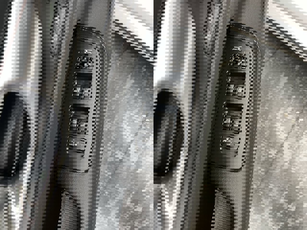 Used 2024 Volvo S60 B5 Plus image 9