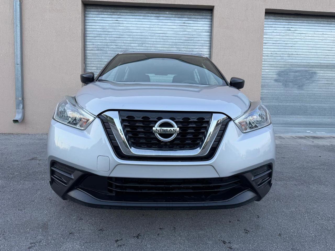 Used 2019 Nissan Kicks S image 4