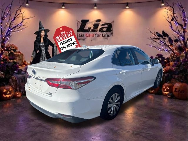 Used 2020 Toyota Camry LE w/ Sunroof Package FWD image 3