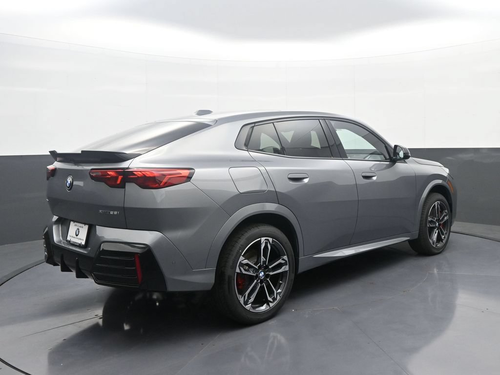 New 2026 BMW X2 xDrive28i w/ Technology Package AWD/4WD image 7
