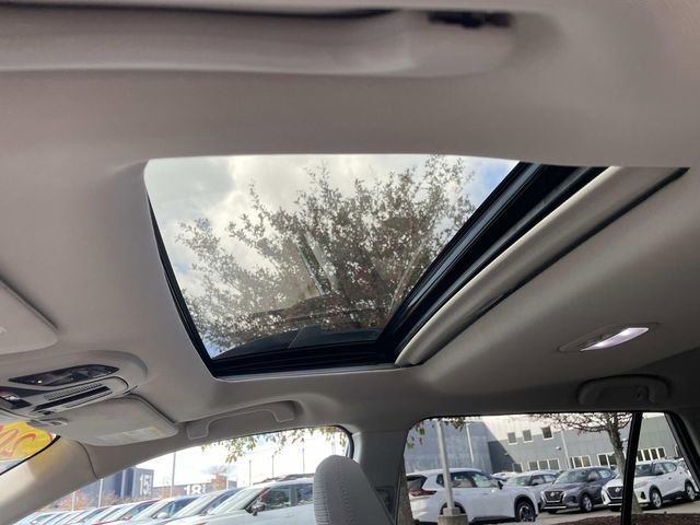 Used 2025 Subaru Outback Premium w/ Popular Package #1A image 16