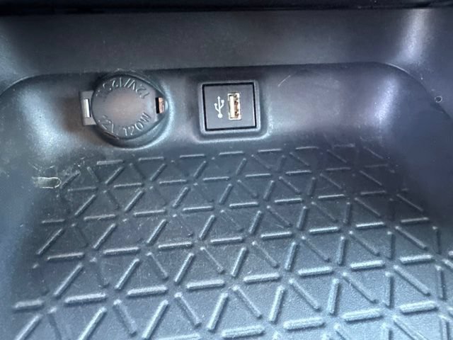 Used 2024 Toyota RAV4 XLE AWD/4WD image 30