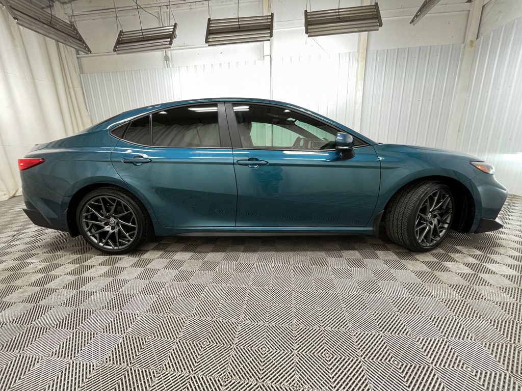 Used 2025 Toyota Camry SE image 16