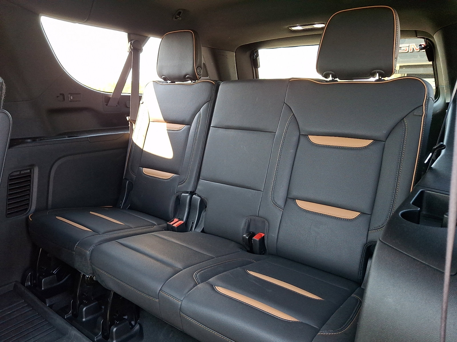 Certified 2023 GMC Yukon XL AT4 w/ AT4 Premium Package AWD/4WD image 13