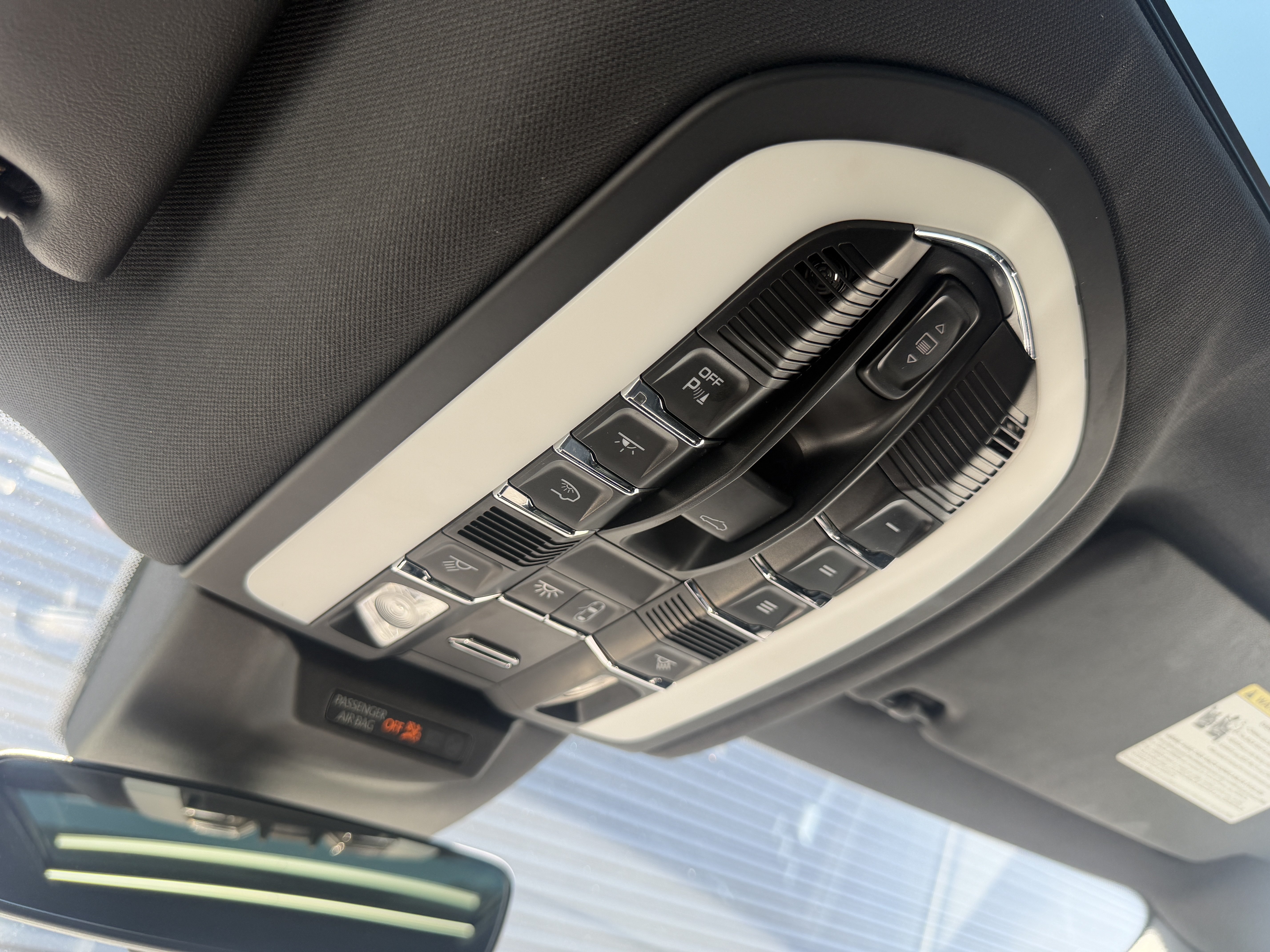 Certified 2023 Porsche Macan S AWD/4WD image 34