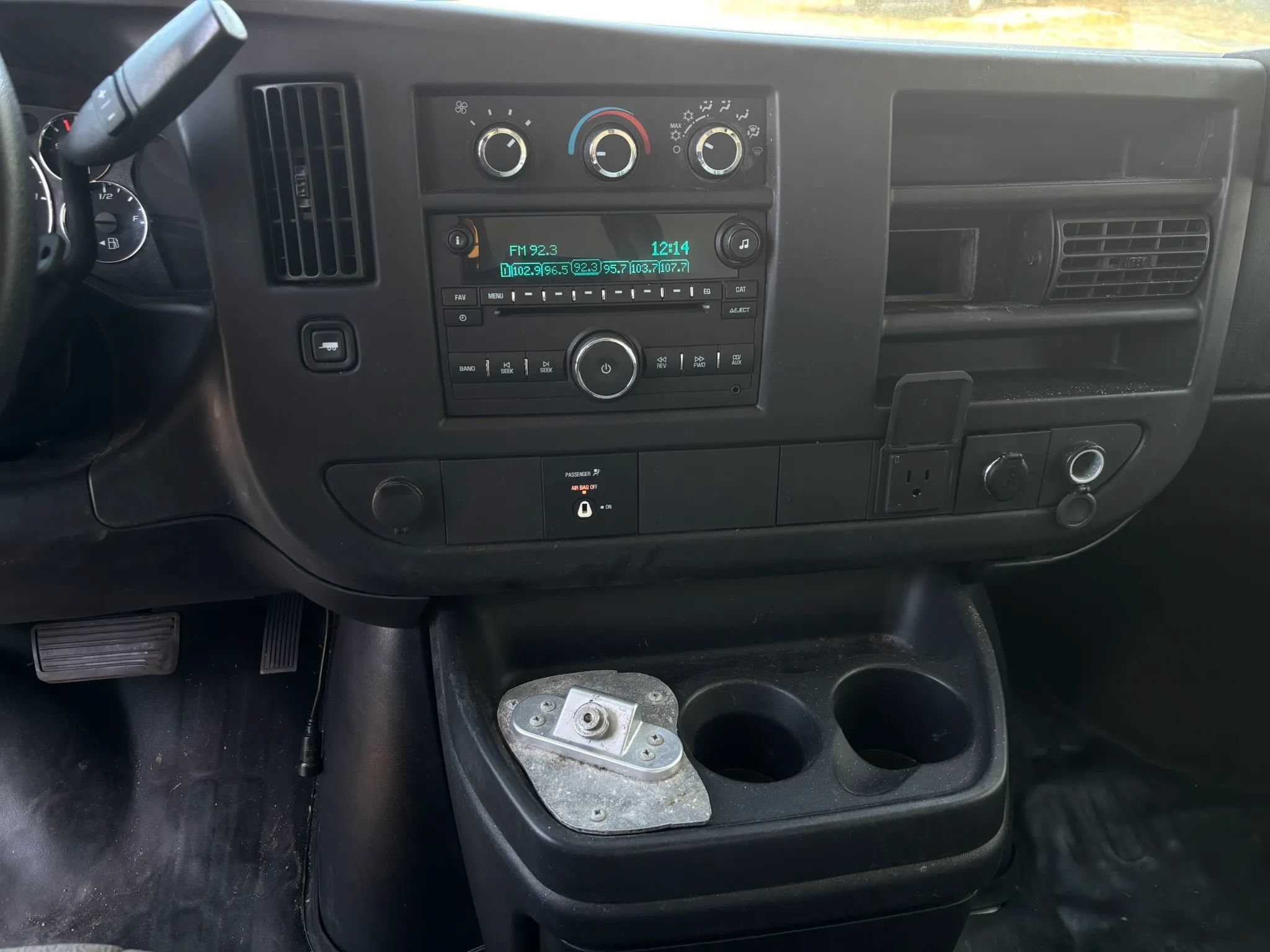 Used 2016 Chevrolet Express 3500 RWD image 13