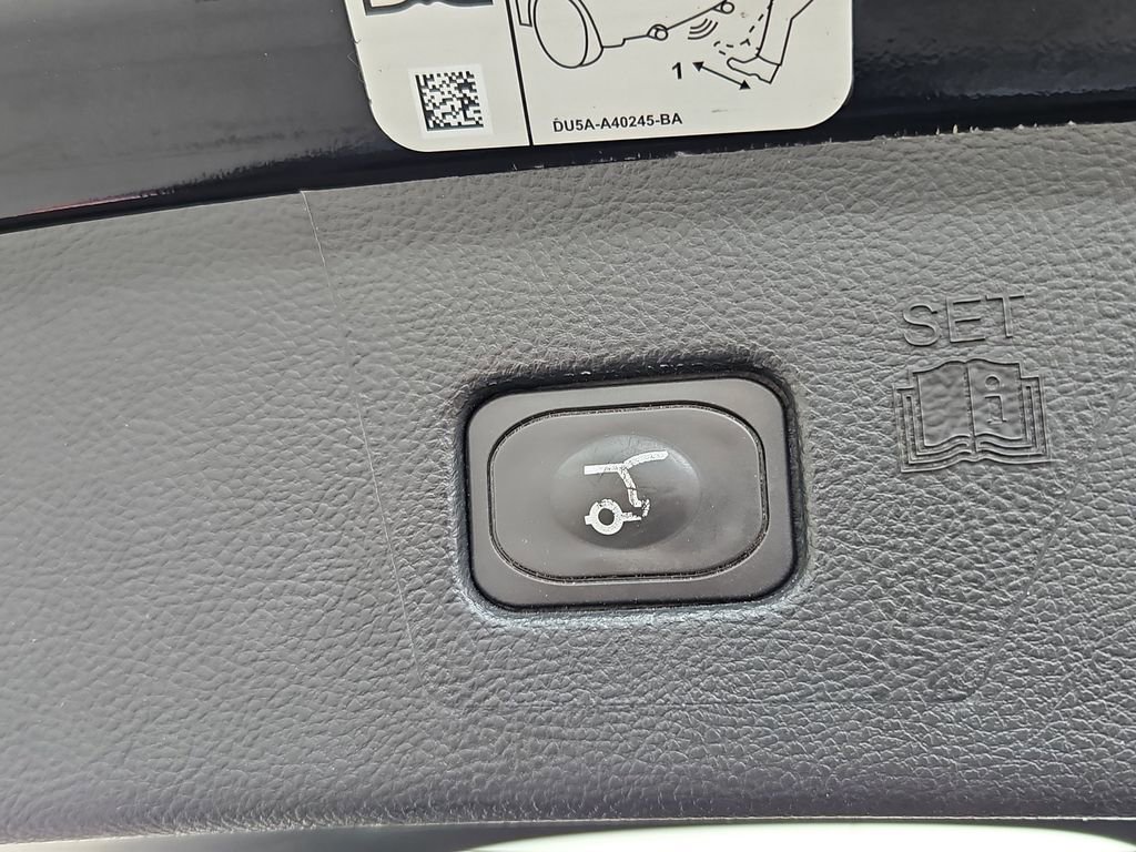 Used 2020 Ford Edge ST w/ Cold Weather Package AWD/4WD image 33