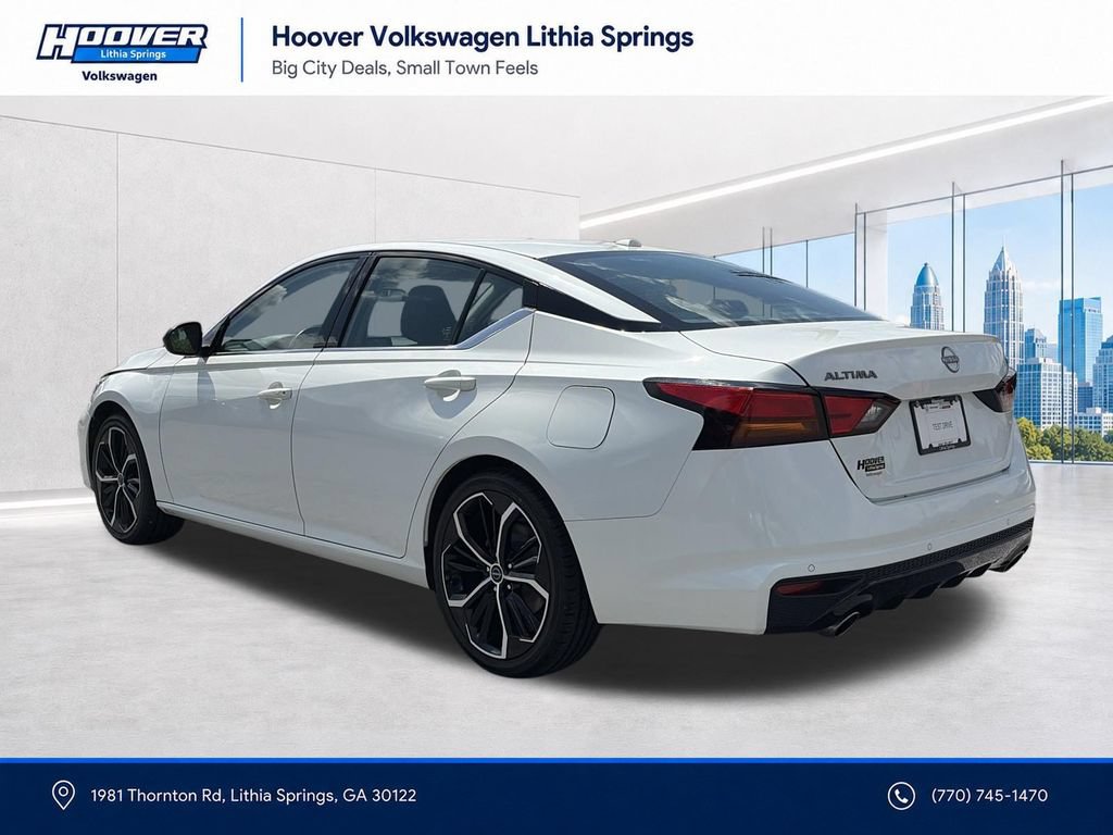 Used 2024 Nissan Altima 2.5 SR FWD image 3