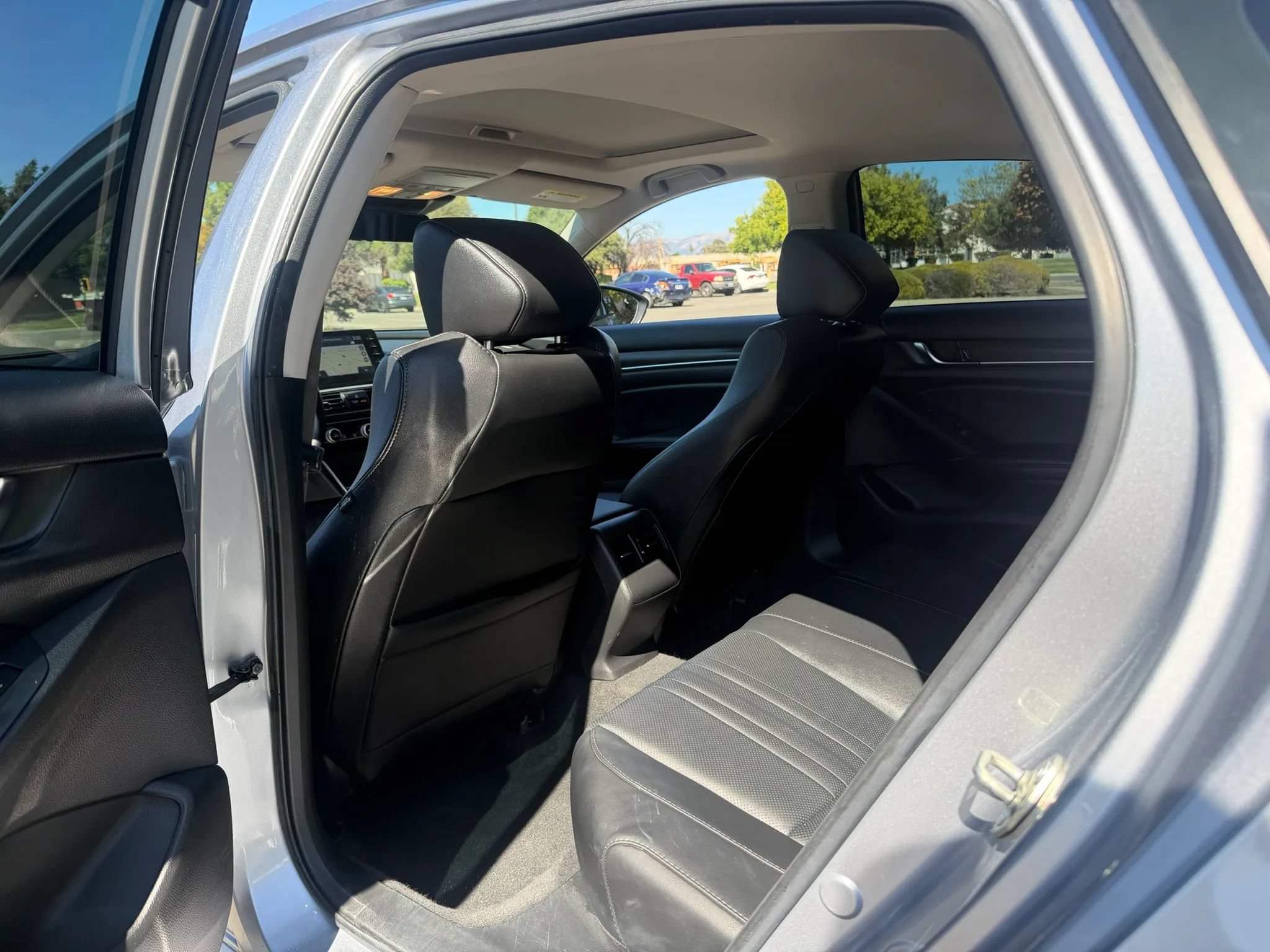 Used 2020 Honda Accord Touring image 9