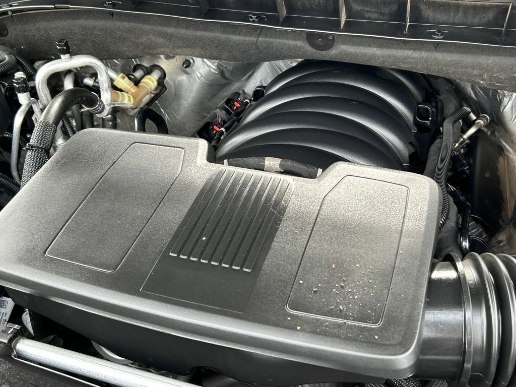 Used 2024 Chevrolet Suburban LS image 32