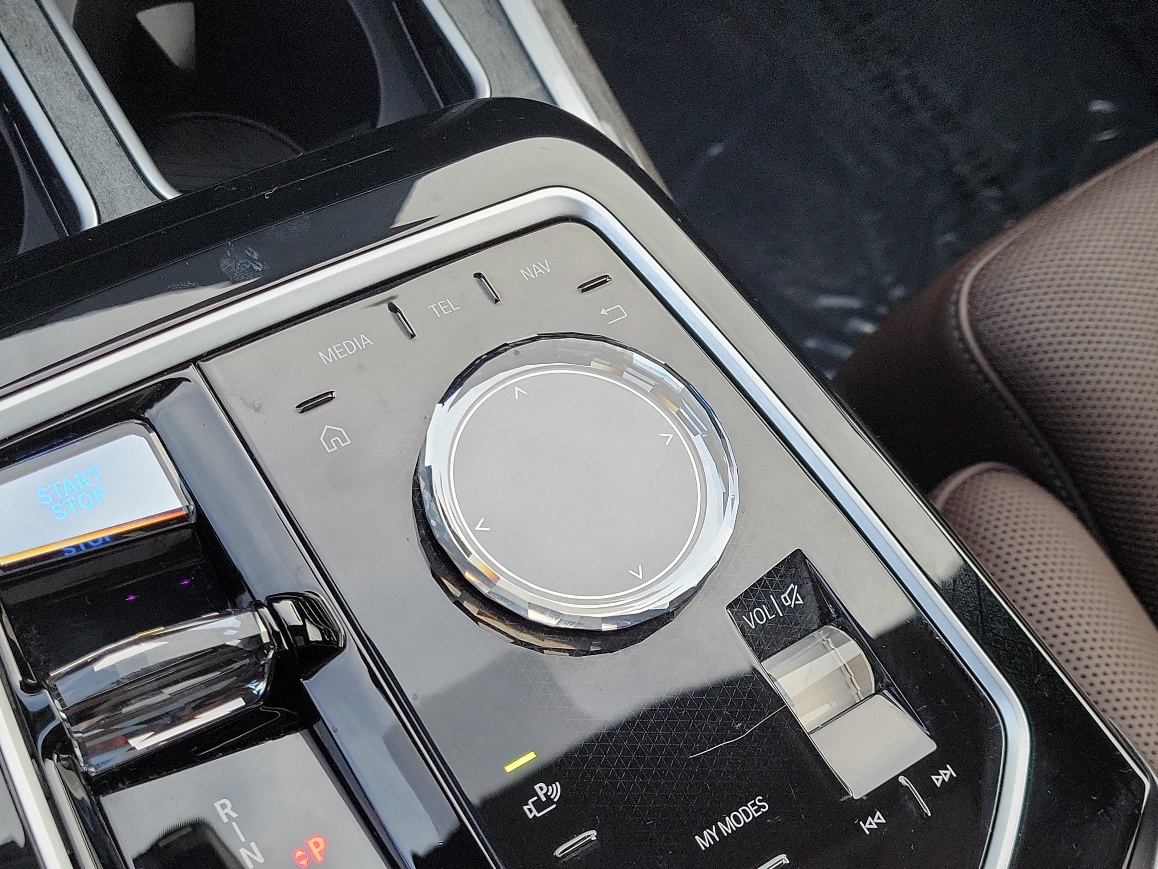Certified 2023 BMW i7 xDrive60 AWD/4WD image 29