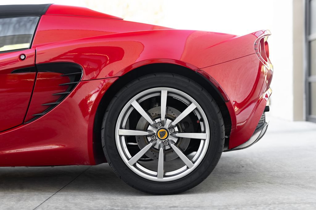 Used 2005 Lotus Elise RWD image 9