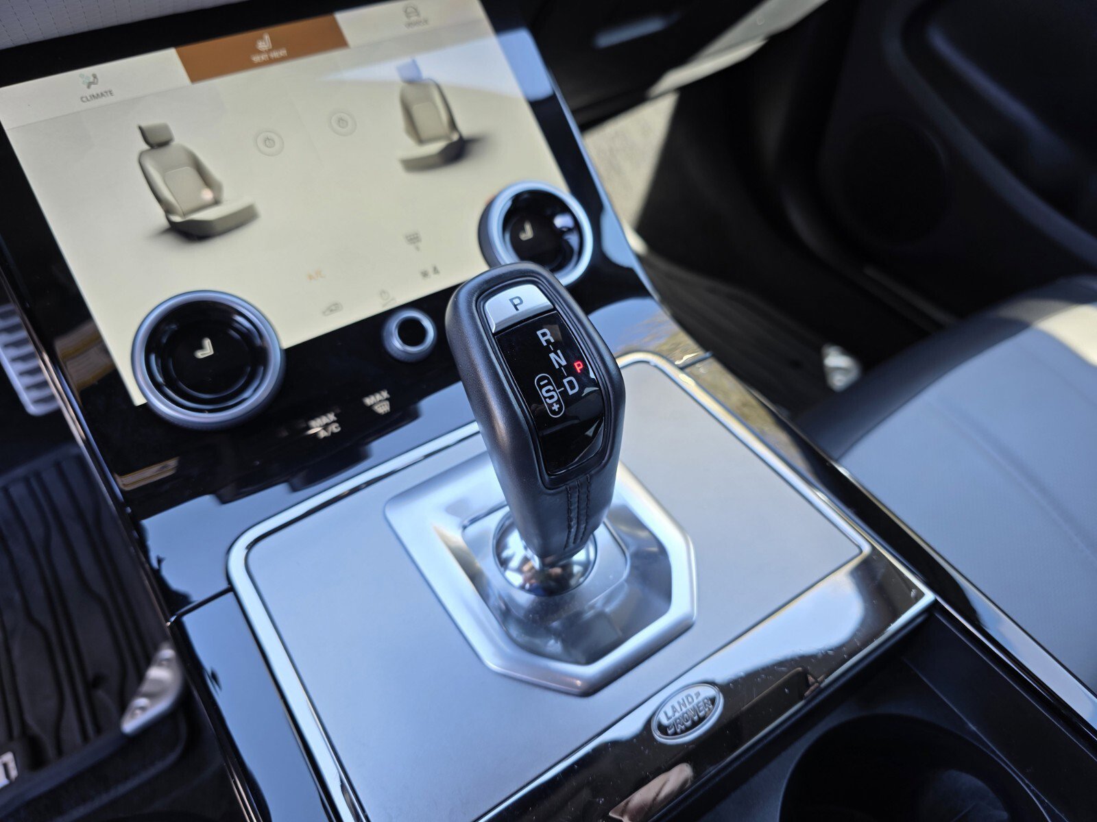 Used 2023 Land Rover Range Rover Evoque R-Dynamic S image 19