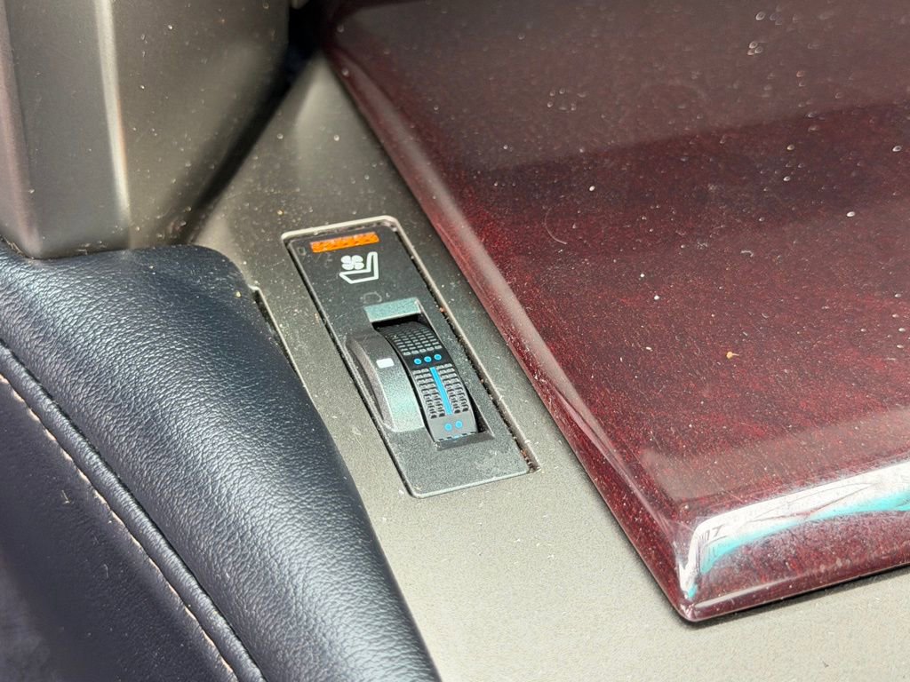 Used 2018 Lexus GX 460 Premium w/ Premium Package image 27