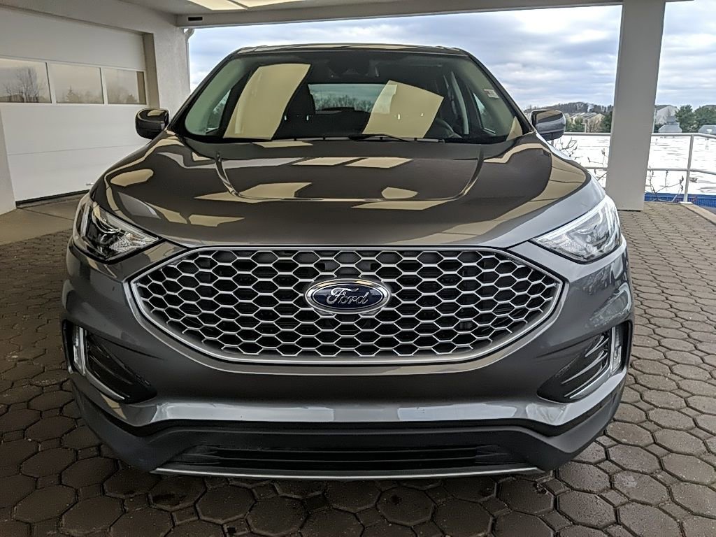 Used 2024 Ford Edge SEL w/ Convenience Package image 2