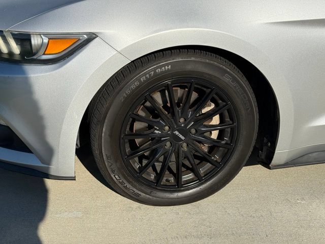 Used 2016 Ford Mustang Coupe RWD image 4