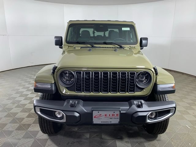 New 2026 Jeep Gladiator Sport AWD/4WD image 3