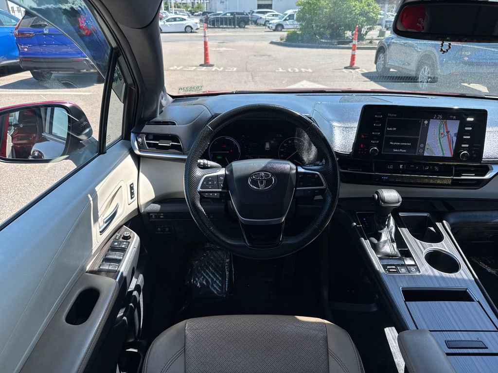 Used 2022 Toyota Sienna Limited AWD/4WD image 11