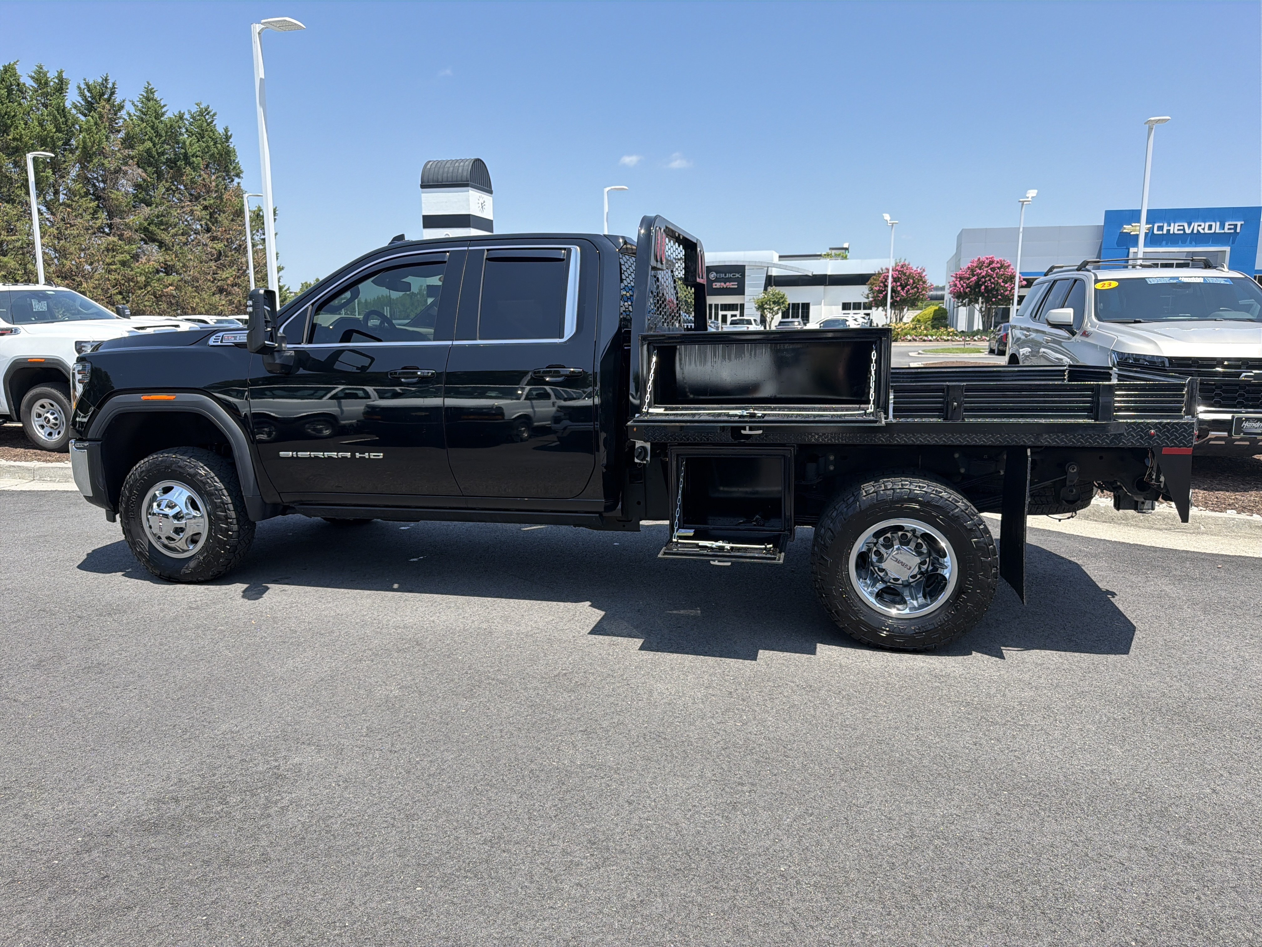 Used 2024 GMC Sierra 3500 SLE AWD/4WD image 7