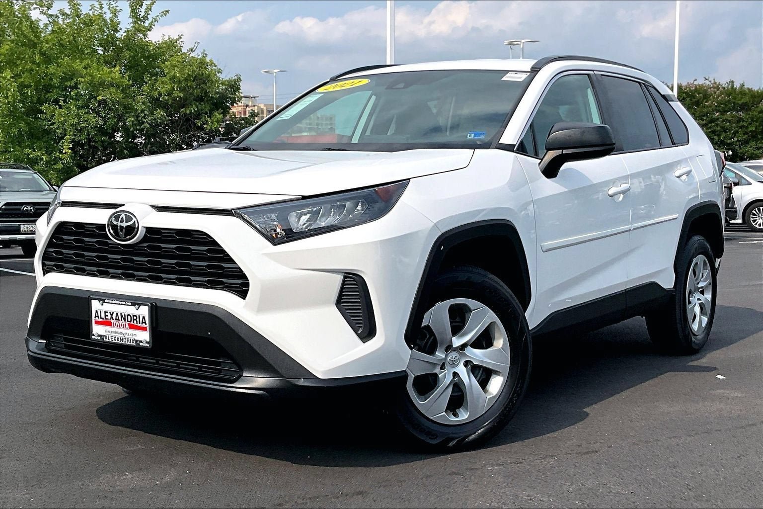 Used 2021 Toyota RAV4 LE FWD video 1