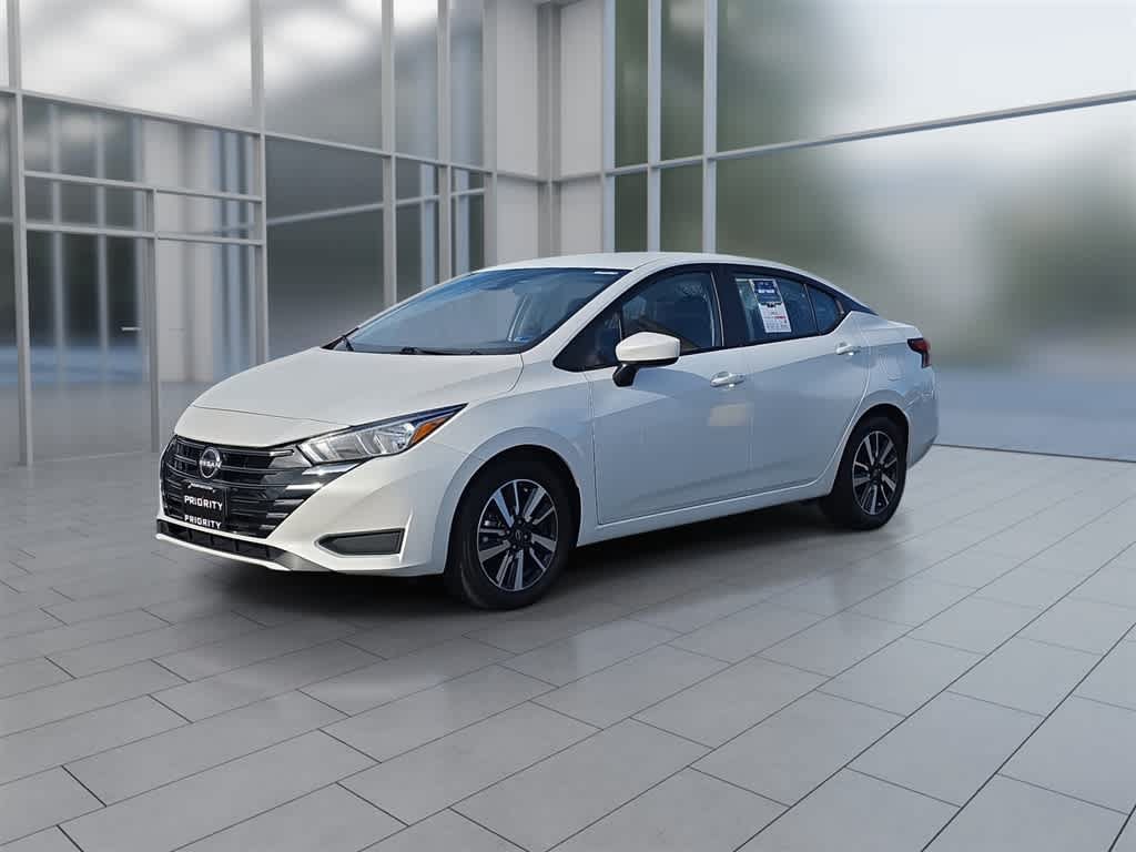 Used 2024 Nissan Versa SV FWD image 5