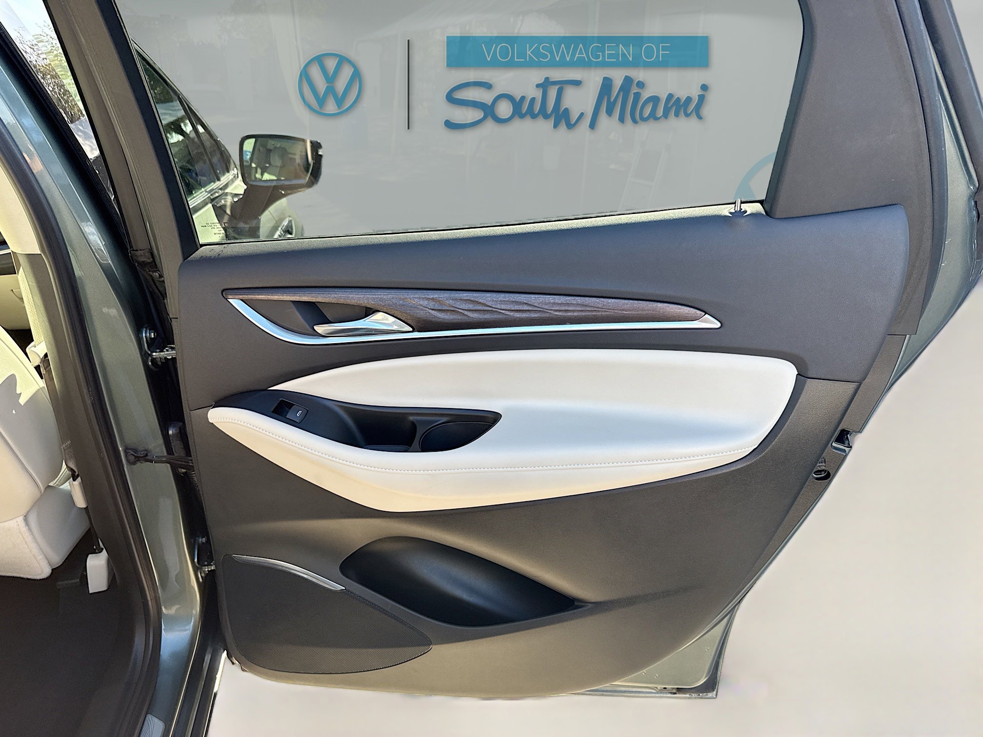 Used 2022 Buick Enclave Avenir w/ Avenir Technology Package image 32