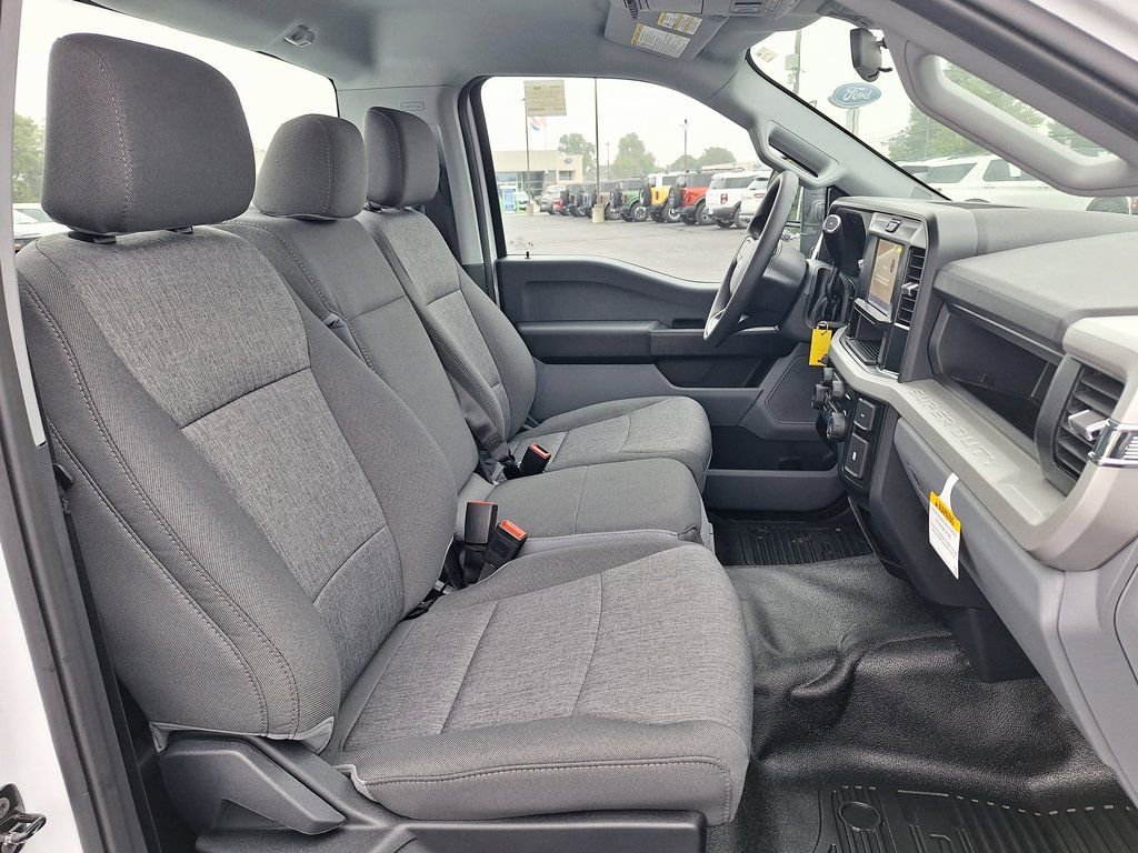 New 2026 Ford F250 XL w/ XL Chrome Package image 15