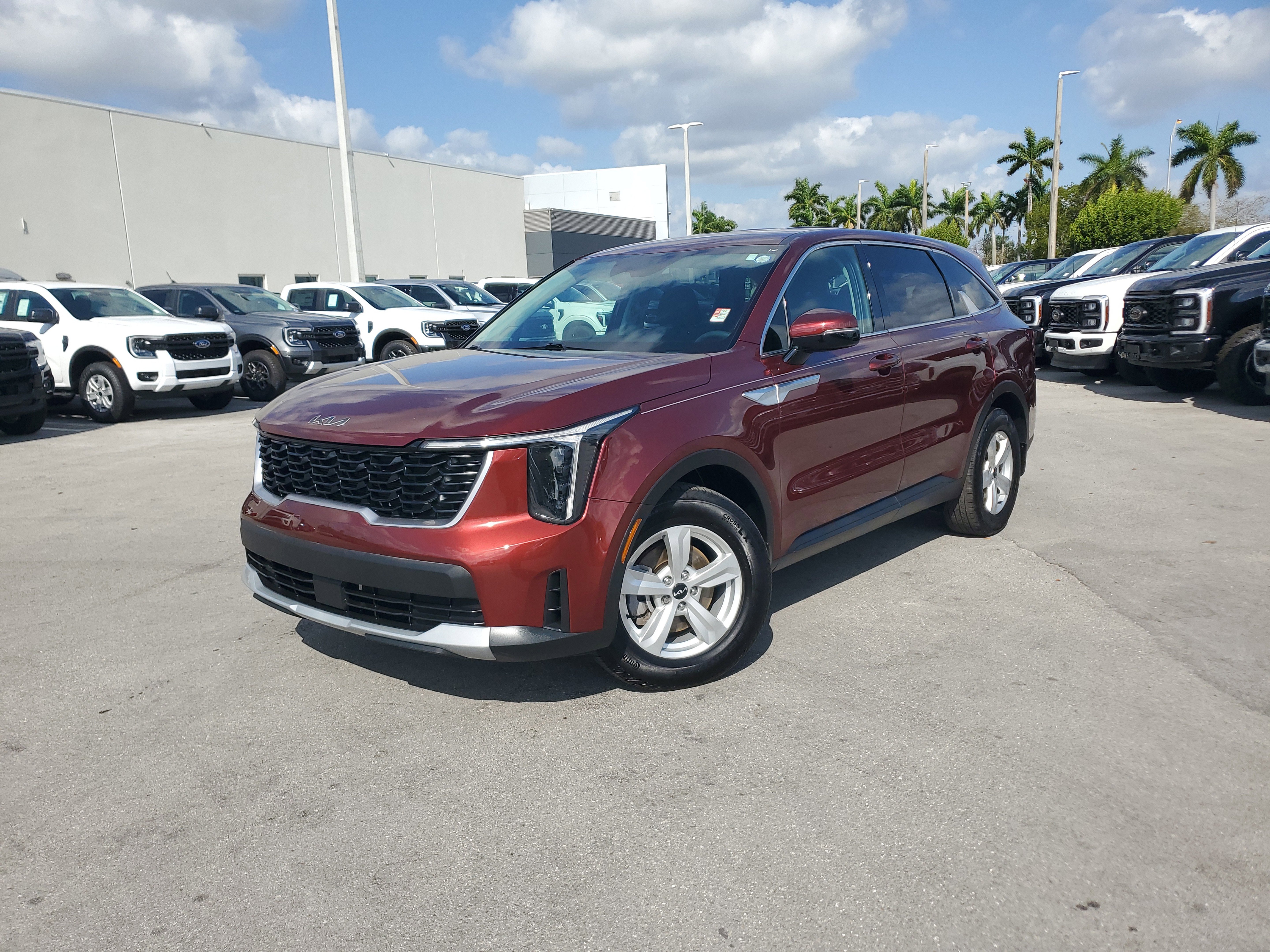 Used 2024 Kia Sorento LX image 32