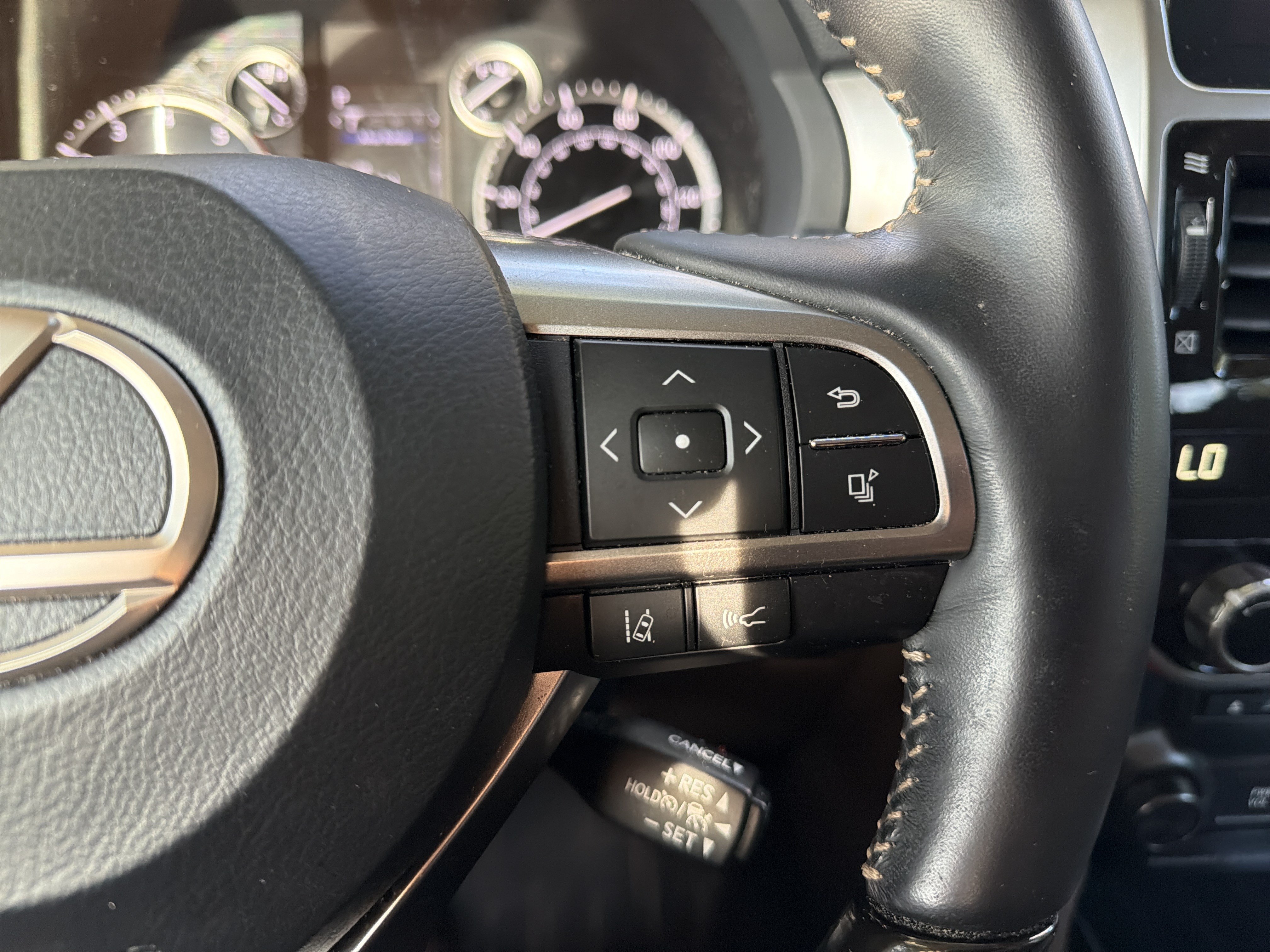 Used 2023 Lexus GX 460 Premium w/ Premium Package AWD/4WD image 20