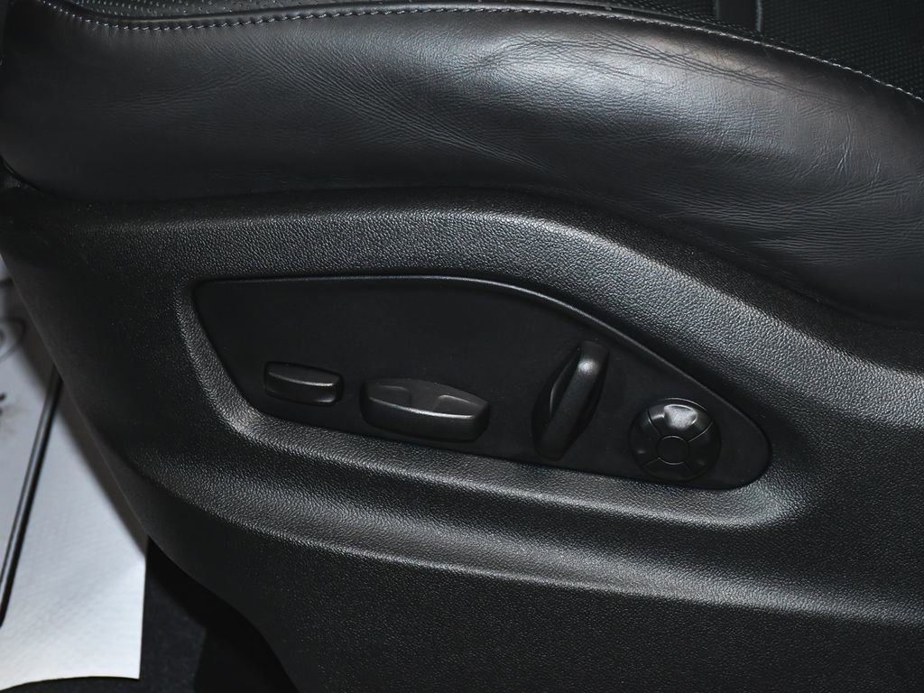 Used 2024 Porsche Cayenne Coupe AWD/4WD image 46