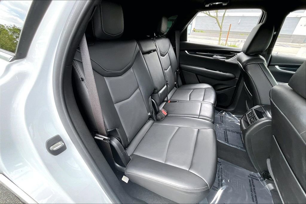 Certified 2024 Cadillac XT5 Premium Luxury FWD image 18
