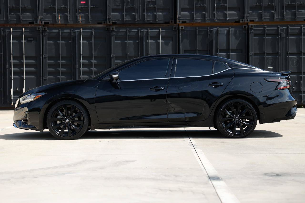 Used 2023 Nissan Maxima SR w/ Sport Mat Group FWD image 3