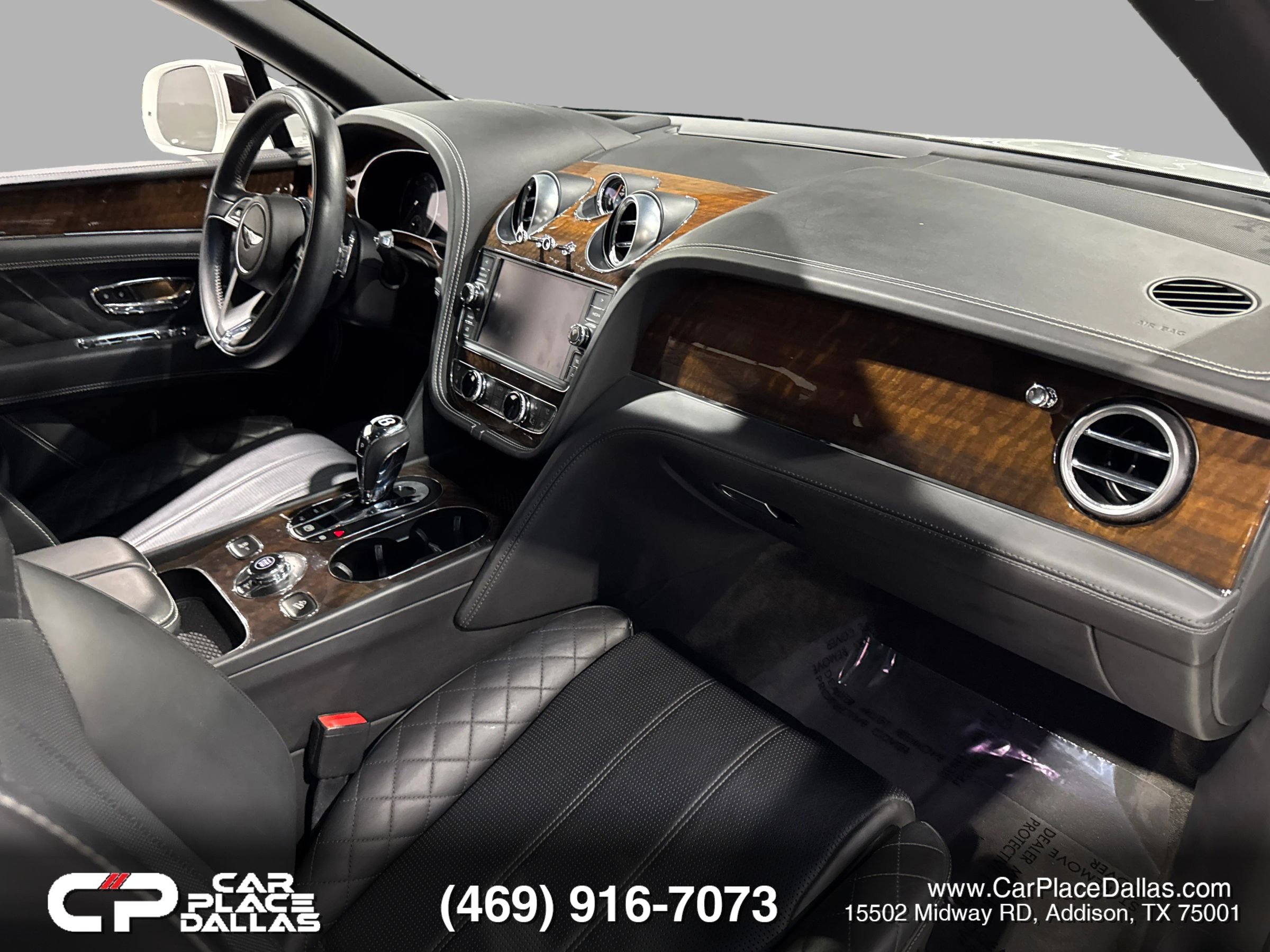 Used 2018 Bentley Bentayga AWD/4WD image 31