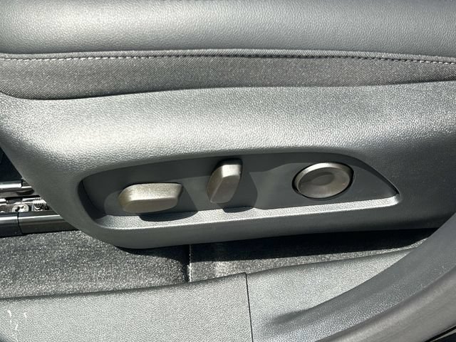 New 2027 Chevrolet Equinox LT w/ Convenience Package II FWD image 24
