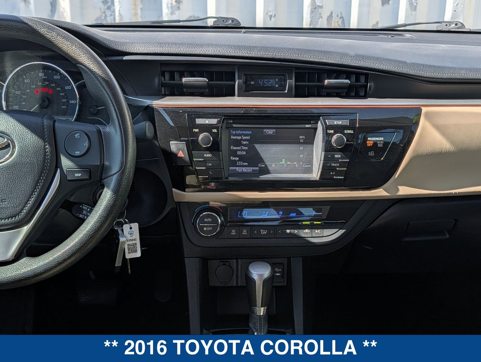Used 2016 Toyota Corolla LE FWD image 18