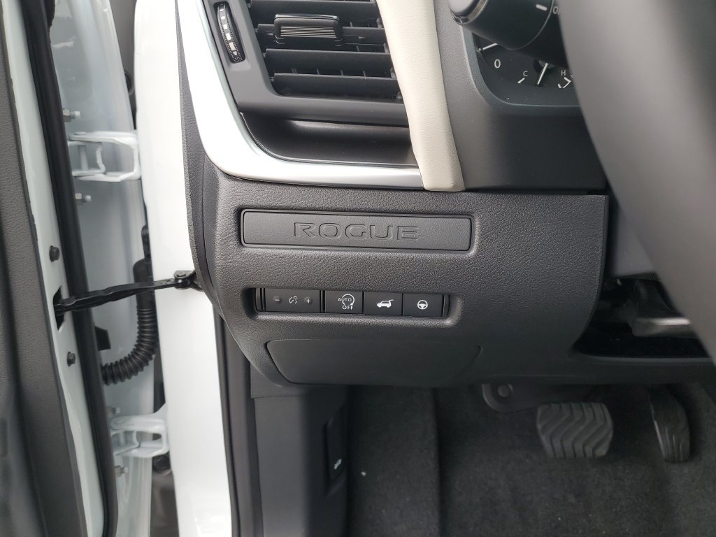 New 2026 Nissan Rogue Dark Armor AWD/4WD image 24