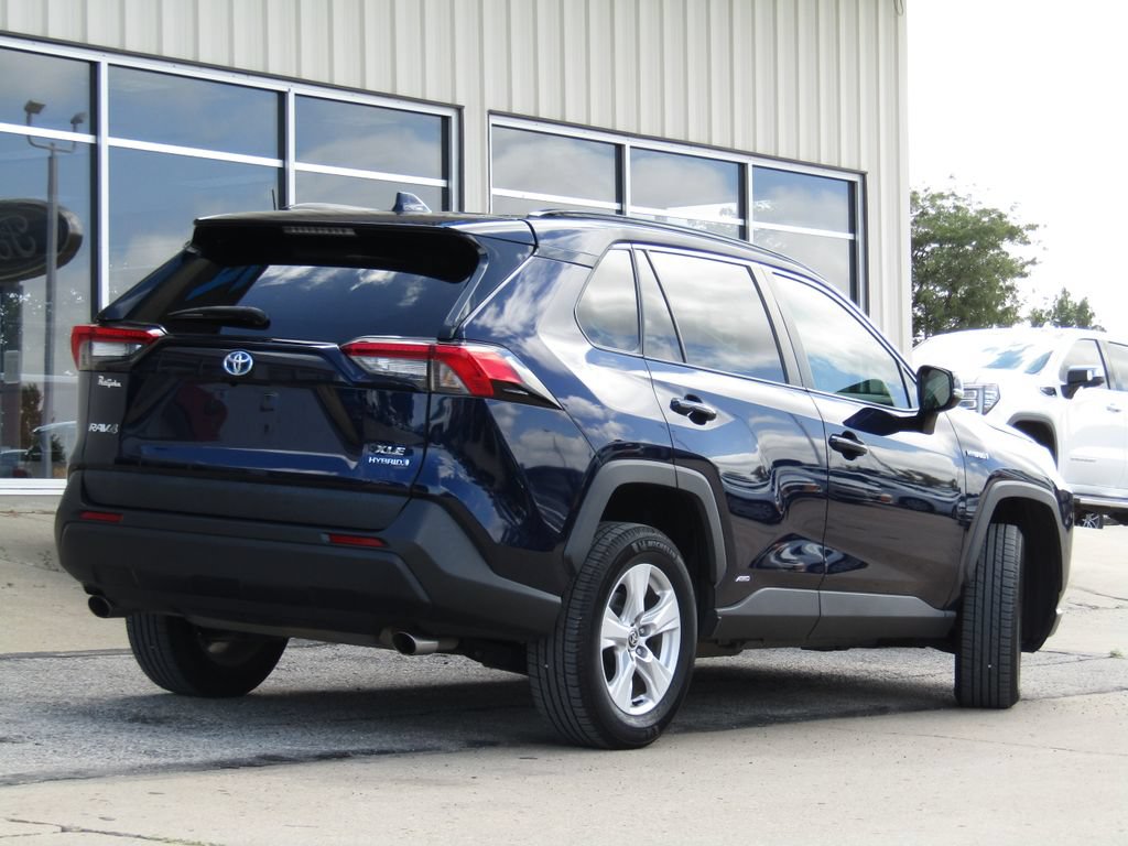 Used 2021 Toyota RAV4 XLE w/ Convenience Package AWD/4WD image 3