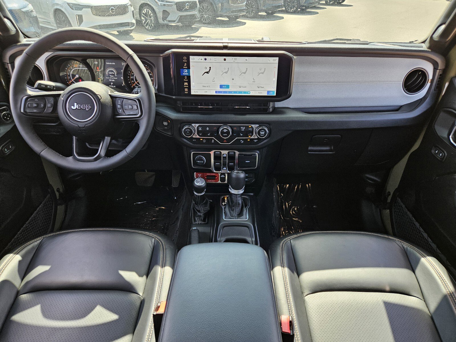 Used 2025 Jeep Wrangler Willys AWD/4WD image 13